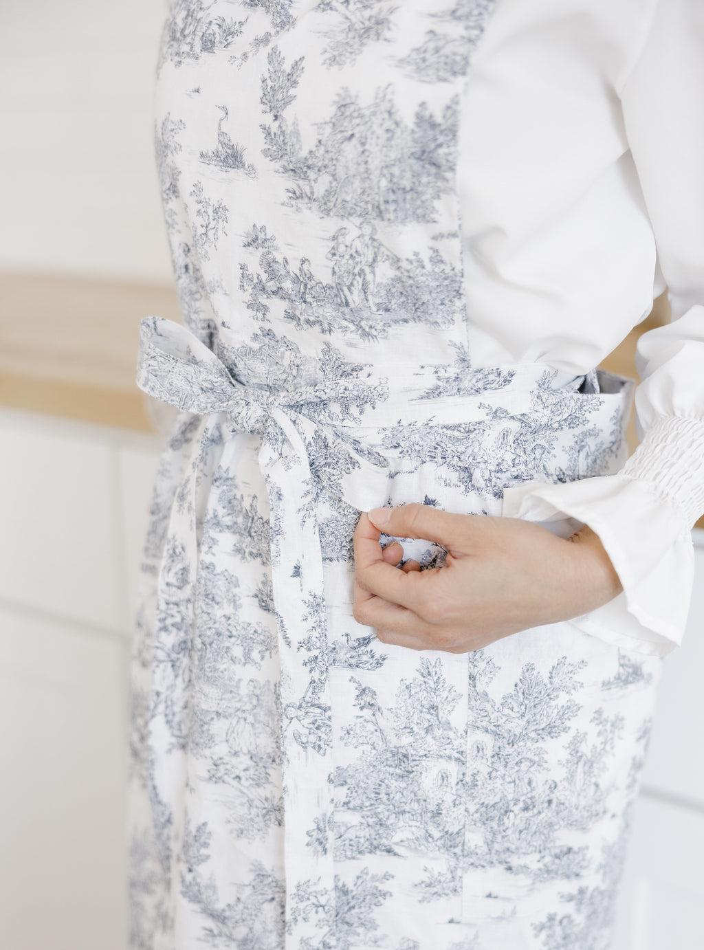 Grace - Short Sleeveless Linen Cotton Apron